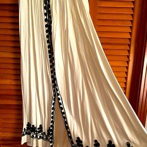 Ivory skirt with black lace